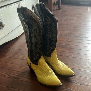 Just Justin size 6 ladies cowboy boots